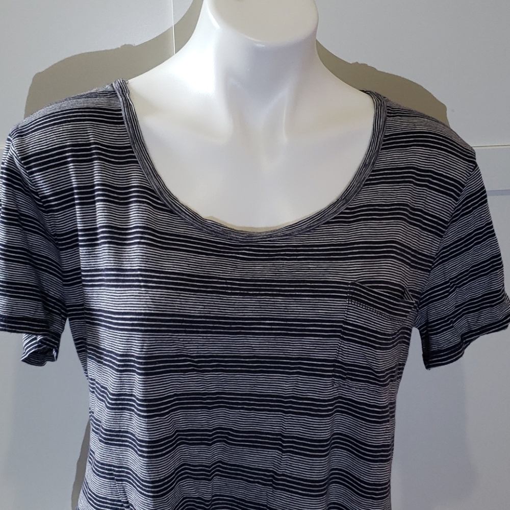 Gap Tshirt